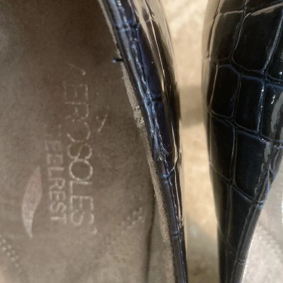 Women’s Aerosols size 6M dress heels; dark navy patent leather; 2 1/2” heels - Picture 2 of 10